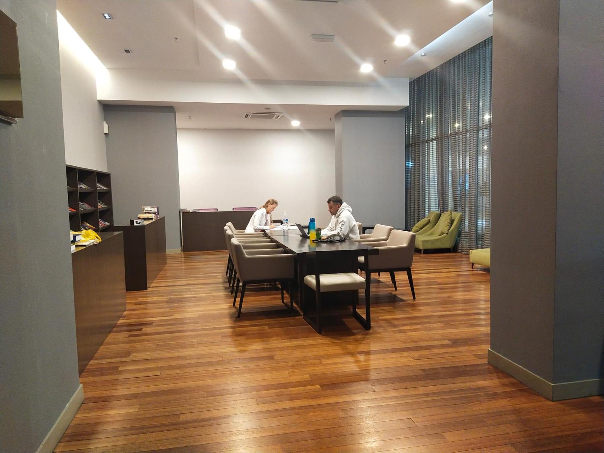 Regalia Exclusive Hostel Kuala Lumpur Extérieur photo